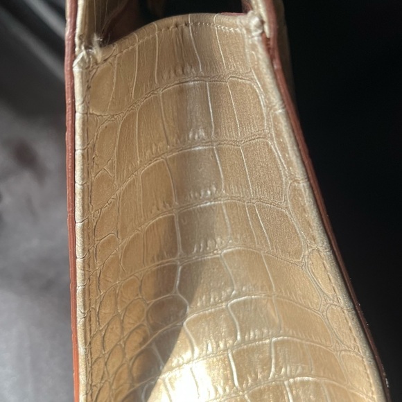 2/$30 Vintage Liz Claiborne Gold Faux Crocodile Leather Purse w/ Tassel Bow - Picture 7 of 7